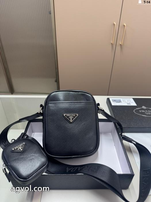 超人気モデル入荷 最終価格 注目のアイテムバッグPRADA偽 ブランド _0_2