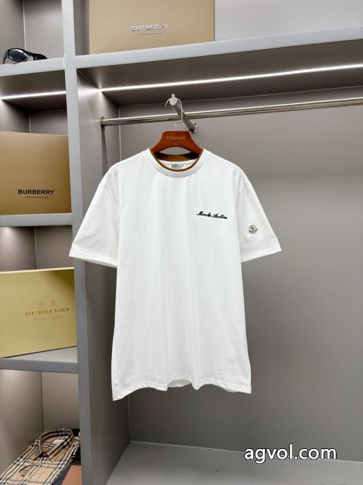 ホリデー限定 ロゴ入り新作  20262026の定番新品ブランド 偽物 激安半袖TシャツMONCLER_0_0