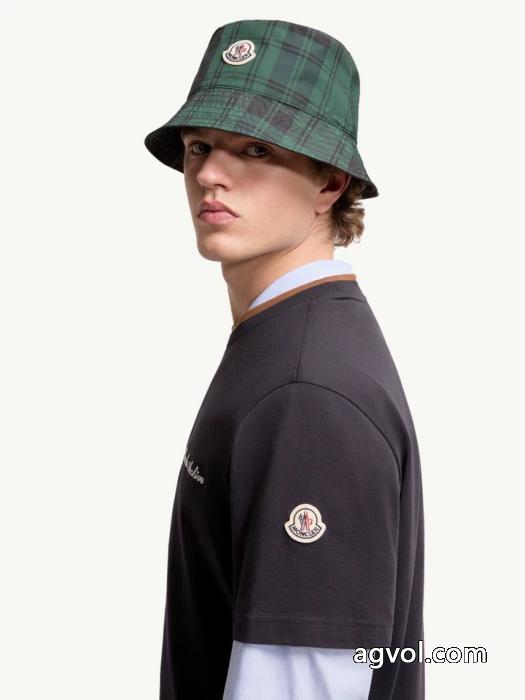 ホリデー限定 ロゴ入り新作  20262026の定番新品ブランド 偽物 激安半袖TシャツMONCLER_0_3