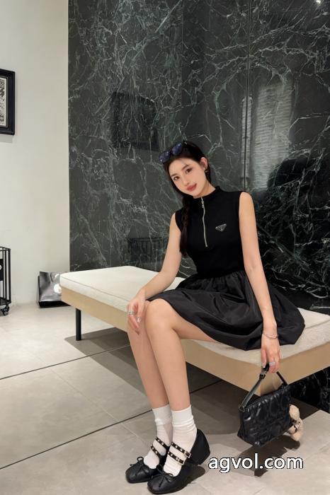 ブランド コピー  ワンピース完売必至 定番人気商品 最旬！PRADA_0_1