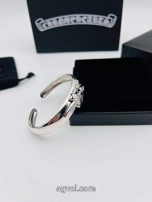 海外よりお届け限定品 かっこいい アイテム 最新☆大人気☆話題沸騰CHROME HEARTS偽 ブランドブレスレット_0_3