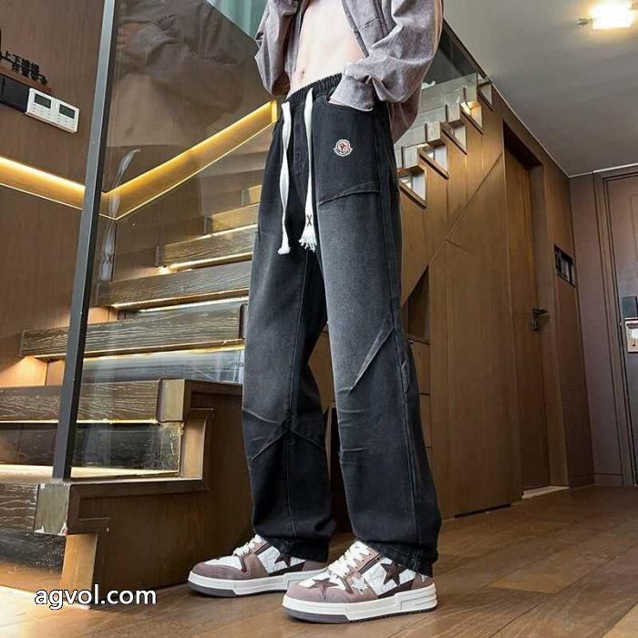最新☆大人気☆話題沸騰 レビュー高い 長くご愛用できるMONCLERブランド コピー 品ジーンズ_0_0