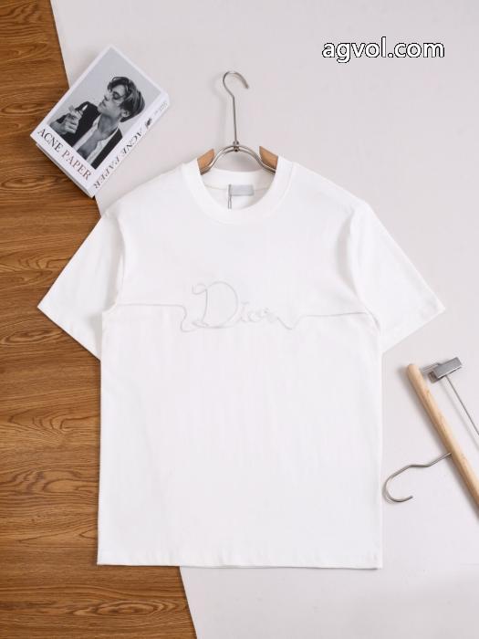 DIORブランドコピー魅力ファッション 2026年最旬トレンド HOT豊富な半袖Tシャツ_0_0