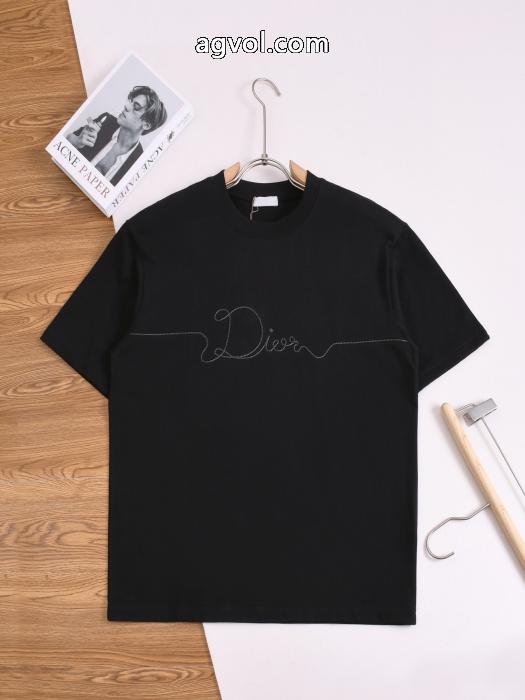 DIORブランドコピー魅力ファッション 2026年最旬トレンド HOT豊富な半袖Tシャツ_0_1