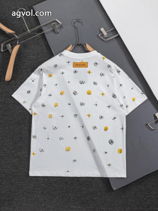 話題の新作 独特な 韓国ファッションLOUIS VUITTONコピー 商品 販売半袖Tシャツ_0_1