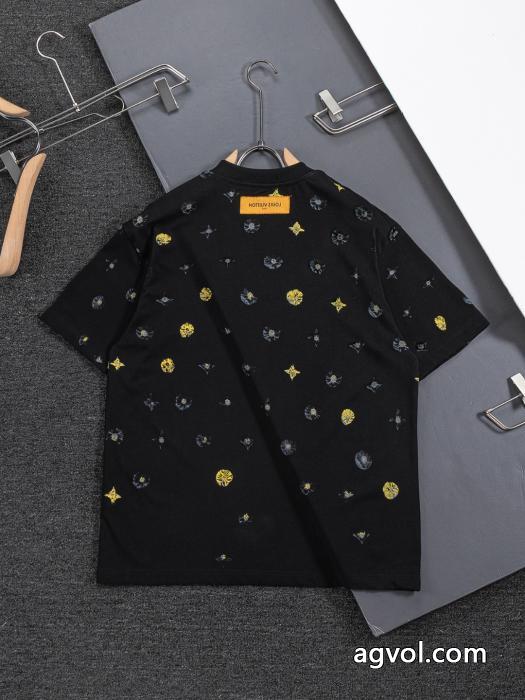 話題の新作 独特な 韓国ファッションLOUIS VUITTONコピー 商品 販売半袖Tシャツ_0_2