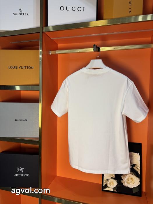 半袖Tシャツブランド 偽物 通販HOT品質保証 大人の色味 お洒落上級者バーバリー_0_2