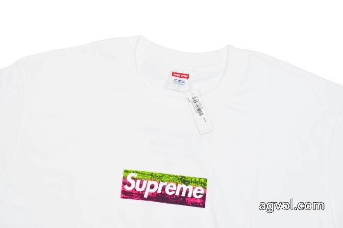 ブランド スーパー コピー 優良店半袖TシャツSUPREME素材感に注目 モデル大絶賛 真夏のコレクション_0_0