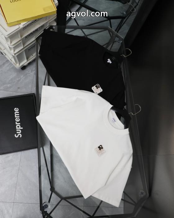 LOEWE海外完売続出 話題沸騰中 完売間近偽物 ブランド半袖Tシャツ_0_1