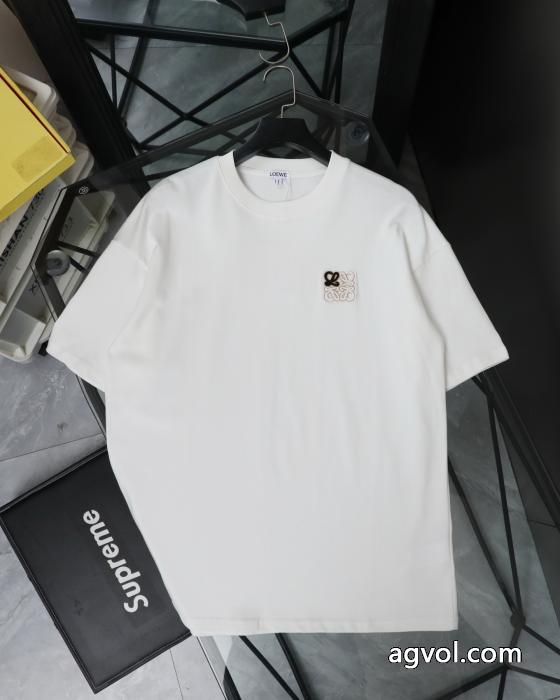 LOEWE海外完売続出 話題沸騰中 完売間近偽物 ブランド半袖Tシャツ_0_3