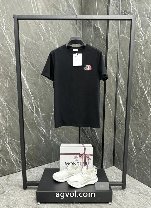 ブランド 品 スーパー コピーMONCLER数量限定SALE 今年活躍した 可愛い新モデル半袖Tシャツ_0_0