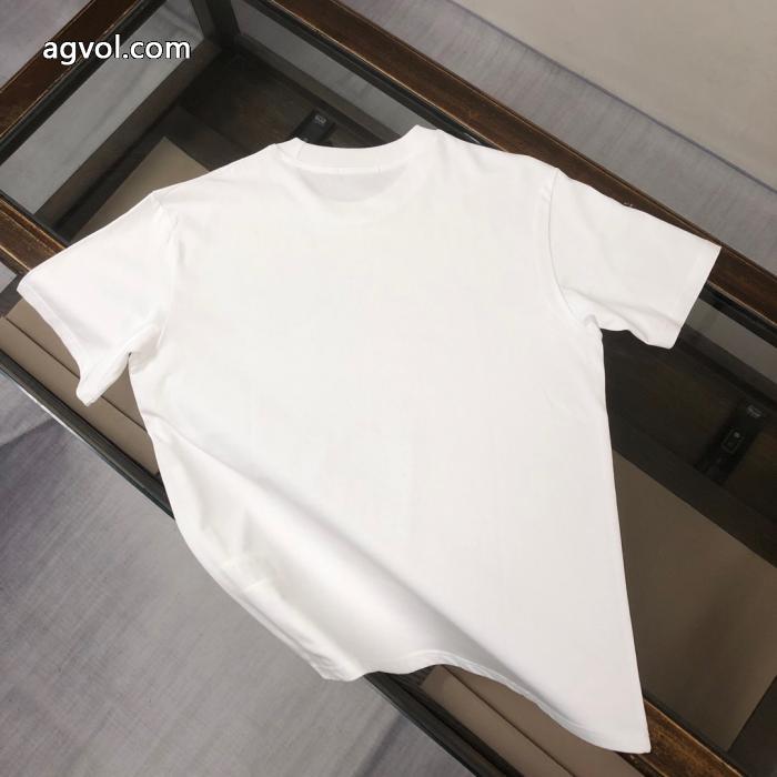ブランド スーパー コピー半袖Tシャツ洗練された印象 オーバーサイズ 着心地良くFENDI_0_1