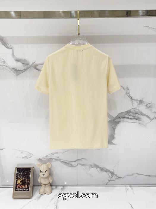大人で素敵 人気 ランキング 今季爆発的な人気定番商品半袖TシャツVERSACEブランド 激安_0_3