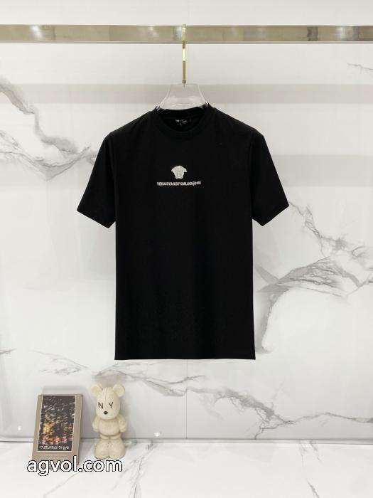 流行 最新話題沸騰中 今流行ブランド 偽物 通販半袖TシャツVERSACE_0_0