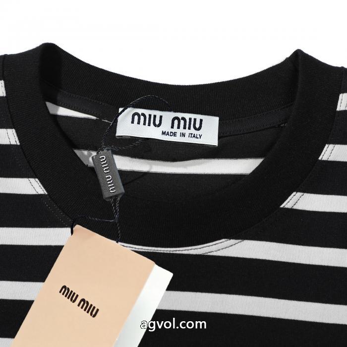 ブランド コピー ショップMIUMIU落ち着いた感覚 人気商品登場 存在感大半袖Tシャツ_0_3