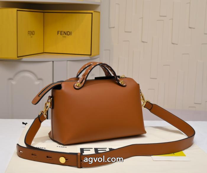 バッグ今季人気絶大 お洒落な存在感  今季爆発的な人気ブランド 通販店FENDI_0_2