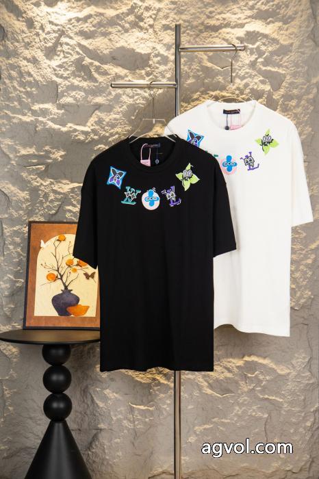 LOUIS VUITTON希少限定 早者勝ち お洒落さんの愛用率が高い半袖Tシャツブランド レプリカ_0_1