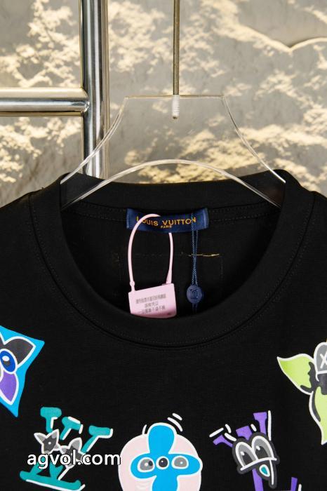 LOUIS VUITTON希少限定 早者勝ち お洒落さんの愛用率が高い半袖Tシャツブランド レプリカ_0_2