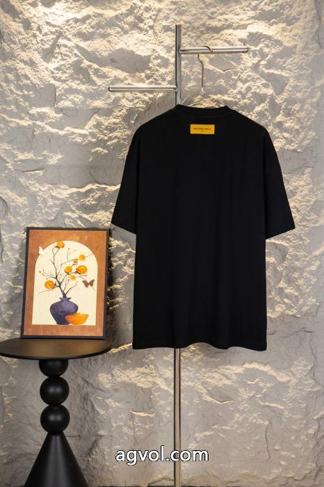 LOUIS VUITTON希少限定 早者勝ち お洒落さんの愛用率が高い半袖Tシャツブランド レプリカ_0_3