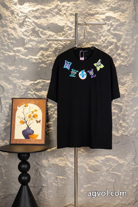 LOUIS VUITTON希少限定 早者勝ち お洒落さんの愛用率が高い半袖Tシャツブランド レプリカ_0_4