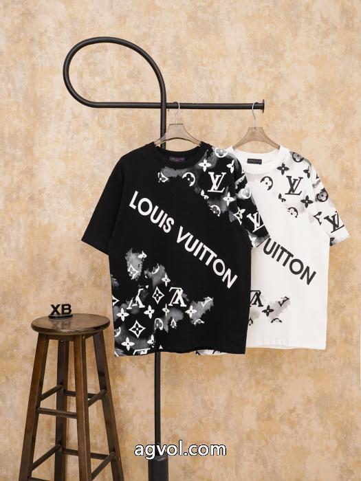 偽物 ブランドLOUIS VUITTON2026年人気満々のブランド デザイン性の高い 大人の色味 半袖Tシャツ_0_3