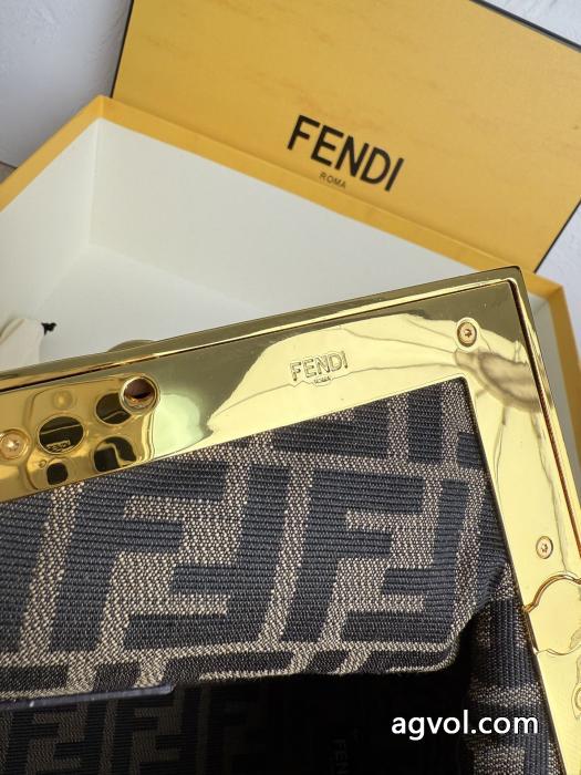 ネット販売限定 人気沸騰中 2026年大人気なFENDIバッグコピー ブランド 販売.._0_3