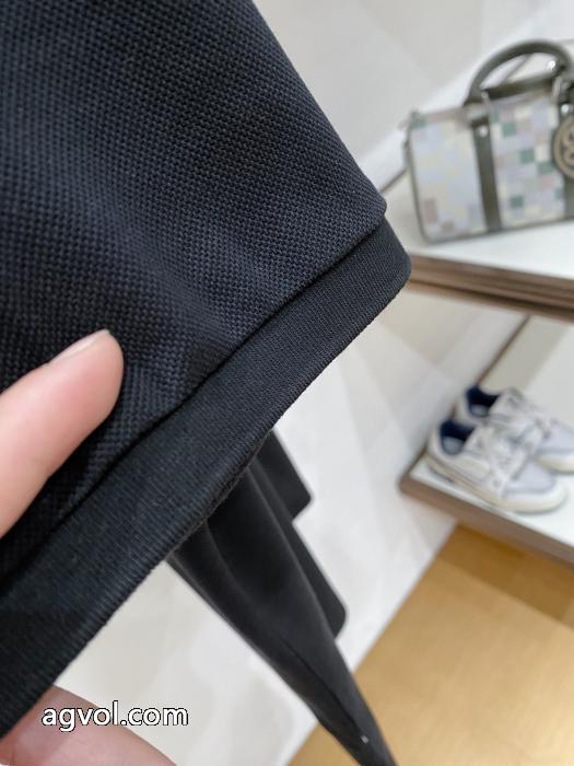 シャツスーパー コピー 品有名人の愛用品 1つは持ちたい 存在感のある FENDI.._0_3