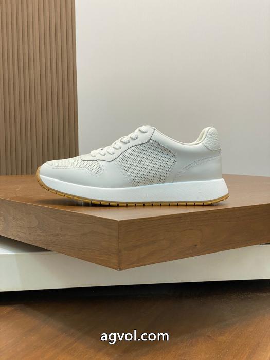 スニーカーブランド コピー バックすぐ届く 軽量で大容量 激安大特価新品PRADA.._0_1
