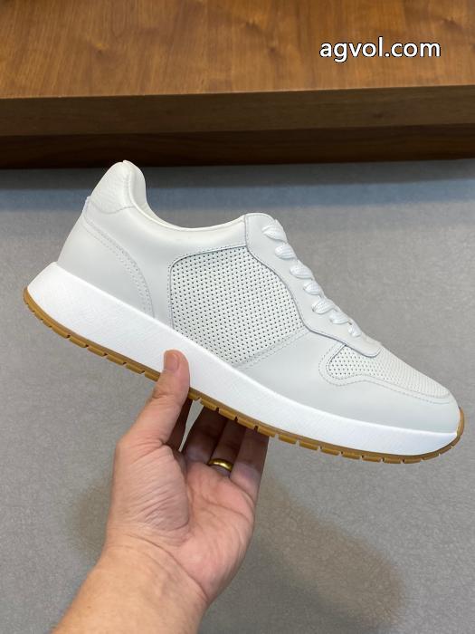 スニーカーブランド コピー バックすぐ届く 軽量で大容量 激安大特価新品PRADA.._0_3