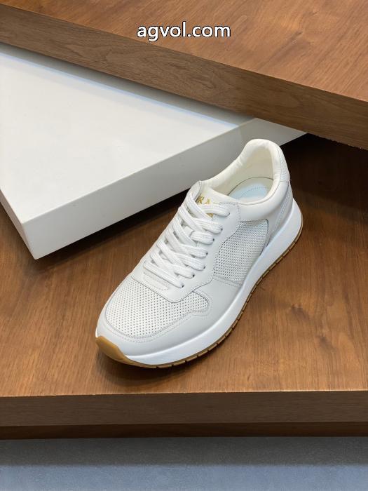 スニーカーブランド コピー バックすぐ届く 軽量で大容量 激安大特価新品PRADA.._0_5