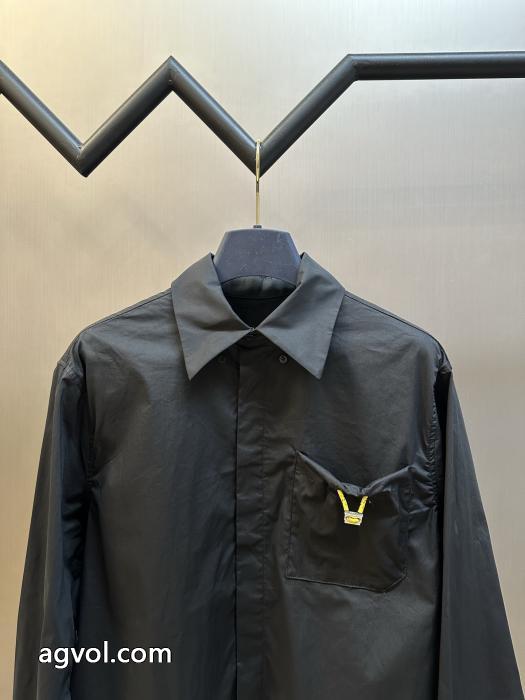 ブランド コピーCOOLなデザイン 爆買い格安 モデル着用シャツFENDI.._0_1