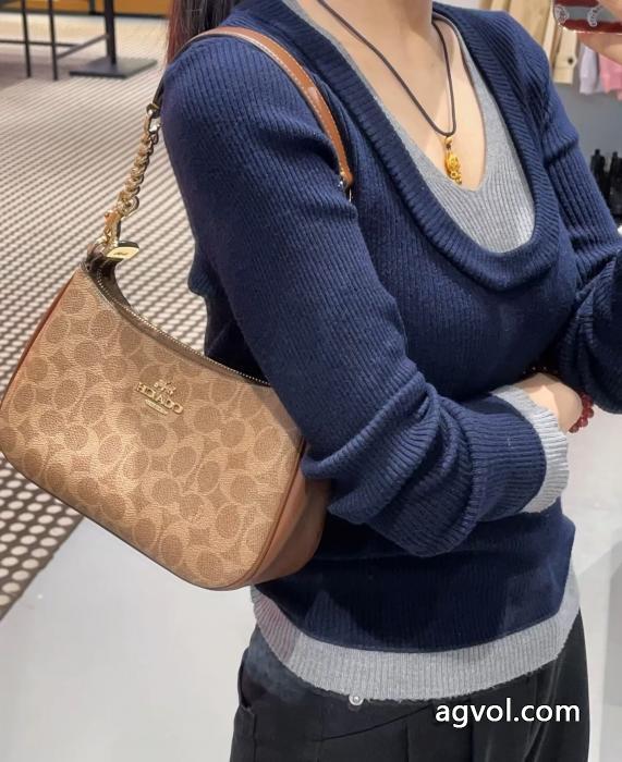バッグ大人気商品セール 最新トレンド お洒落な存在感 COACHブランド 偽物 激安 通販._0_0
