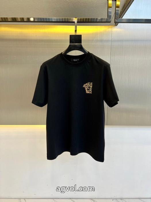 コピー 商品 ブランドVERSACE半袖Tシャツ店舗完売品 最強の定番コーデ 大人気再登場 _0_0
