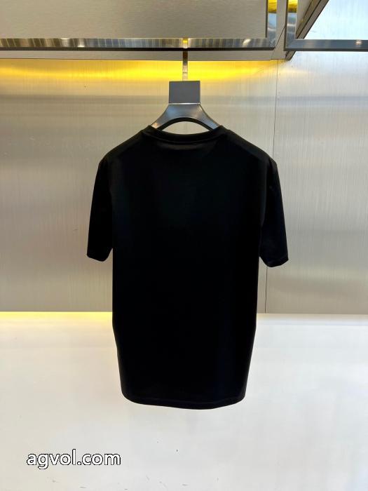 ブランド コピー 優良店魅力ファッション 超激安アイテム 最安値挑戦！半袖TシャツVERSACE_0_2