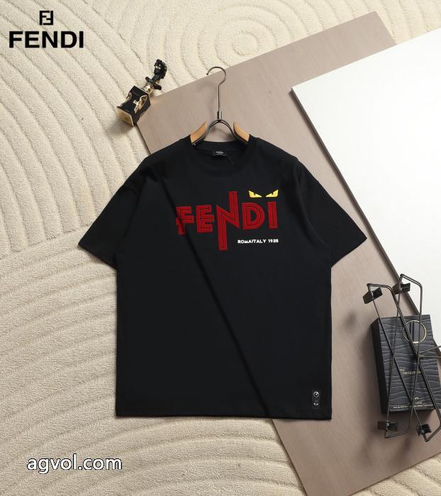 今年マスト お洒落が人気新品 素敵なデザインブランド コピー 安心半袖TシャツFENDI_0_3