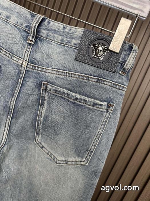 スラックスぐっと鮮度がアップ 良好な材質 ブランドアイテム激安偽物 ブランド 販売ヴェルサーチ.._0_5