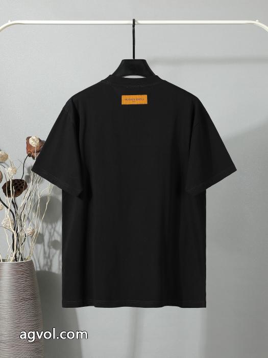 限定生産品 当店ランキング1位常連 流行の最前線LOUIS VUITTON半袖Tシャツコピー ブランド 通販 安心_0_2