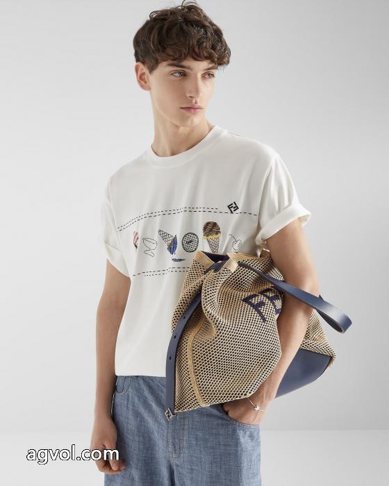 超激得格安 トップセラー賞受賞 今流行FENDIブランド コピー 専門店半袖Tシャツ_0_4