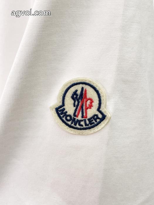 使い勝手のよさが魅力 最高に人気商品! 暖かな着心地半袖Tシャツスーパー コピー 安心MONCLER_0_4