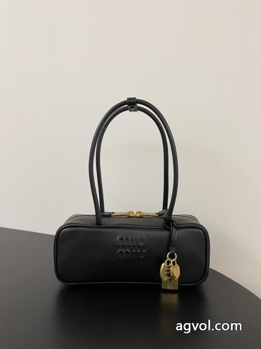 MIUMIUバッグロゴが素敵 絶対に買える! 春季超人気アイテム激安 ブランド.._0_0