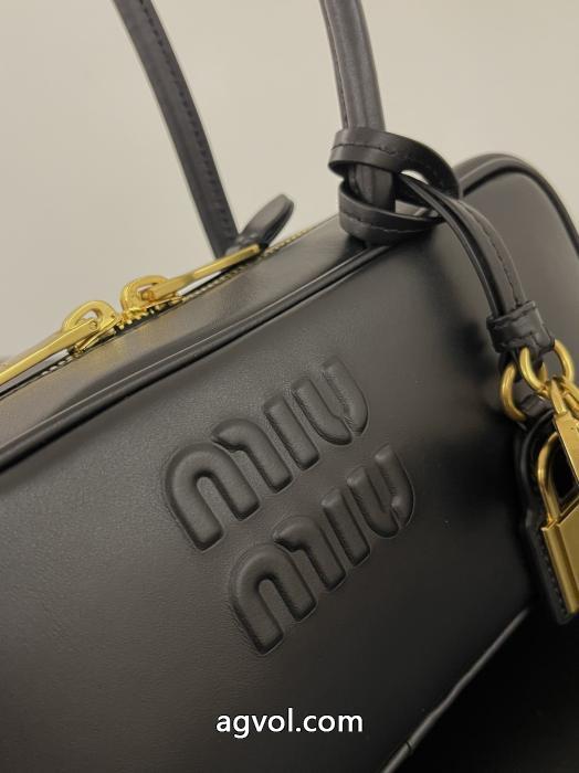 MIUMIUバッグロゴが素敵 絶対に買える! 春季超人気アイテム激安 ブランド.._0_2