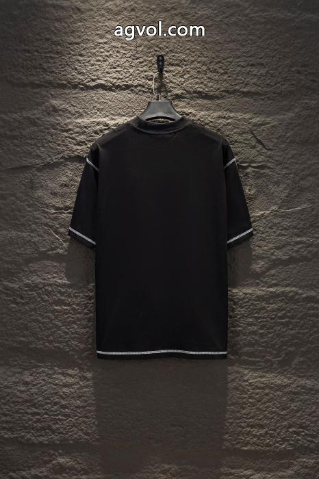 プラダブランド コピー 安心全国無料正規品 上品さ漂う 数量限定HOT半袖Tシャツ_0_1