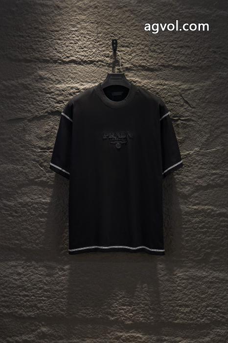 プラダブランド コピー 安心全国無料正規品 上品さ漂う 数量限定HOT半袖Tシャツ_0_2