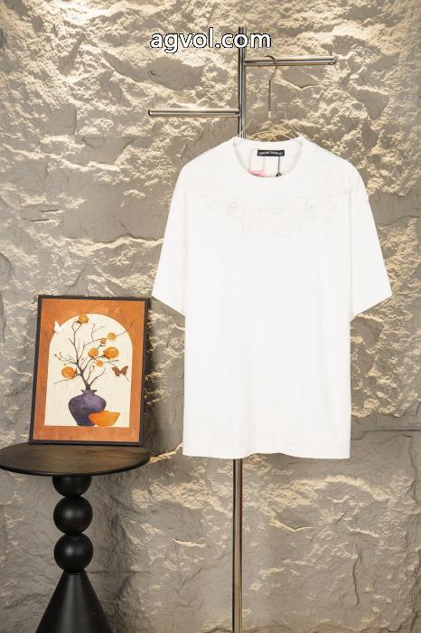 激安大特価格安 今年新作登場 最高級ブランド コピー 安心CHROME HEARTS半袖Tシャツ_0_2