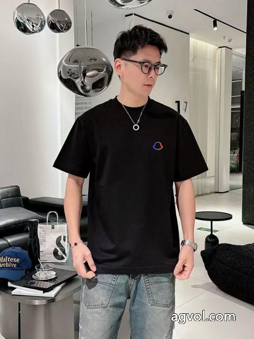 ブランド 偽物 激安ファッションの最先端！ 定番の魅力 大人の個性を。 半袖TシャツMONCLER_0_4