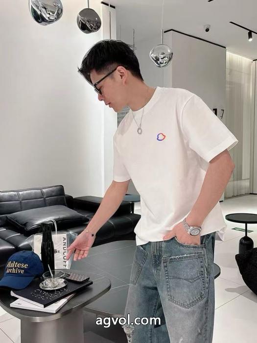 ブランド 偽物 激安ファッションの最先端！ 定番の魅力 大人の個性を。 半袖TシャツMONCLER_0_5