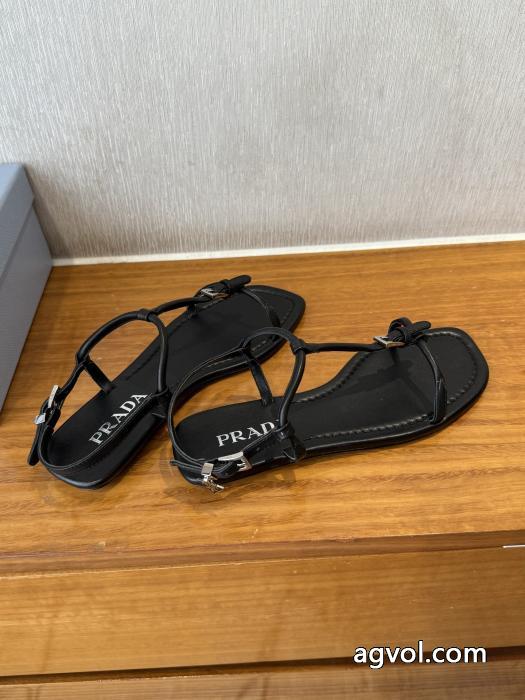 ブーツスーパー ブランド コピープラダ定番のストリートスタイル 春夏のトレンド 人気ブランド春夏の新作が続々登場.._0_2