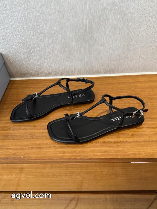 ブーツスーパー ブランド コピープラダ定番のストリートスタイル 春夏のトレンド 人気ブランド春夏の新作が続々登場.._0_5