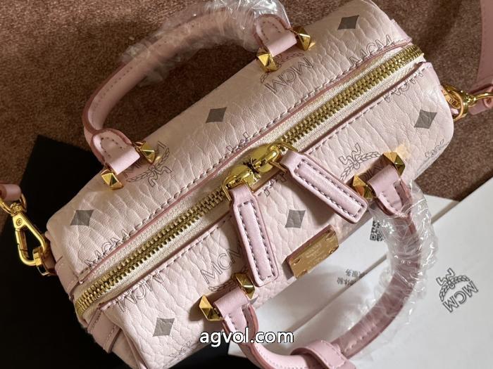 バッグブランド フェイクエムシーエム コピー海外大人気 注目のポイント おすすめ大人かわいい着こなし._0_5
