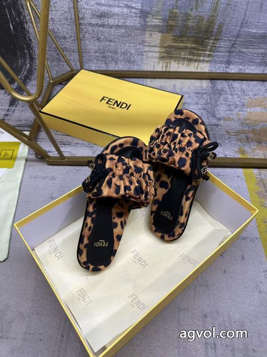 日本でおなじみ!? ベストセラー 話題となる人気品ブーツ激安 通販 ブランドFENDI.._0_4